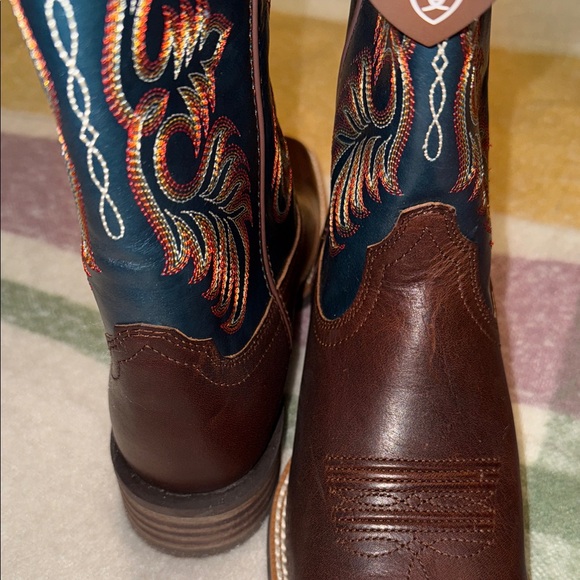 Ariat Women's Heeled Boots in Brown and Blue - Picture 16 of 16
